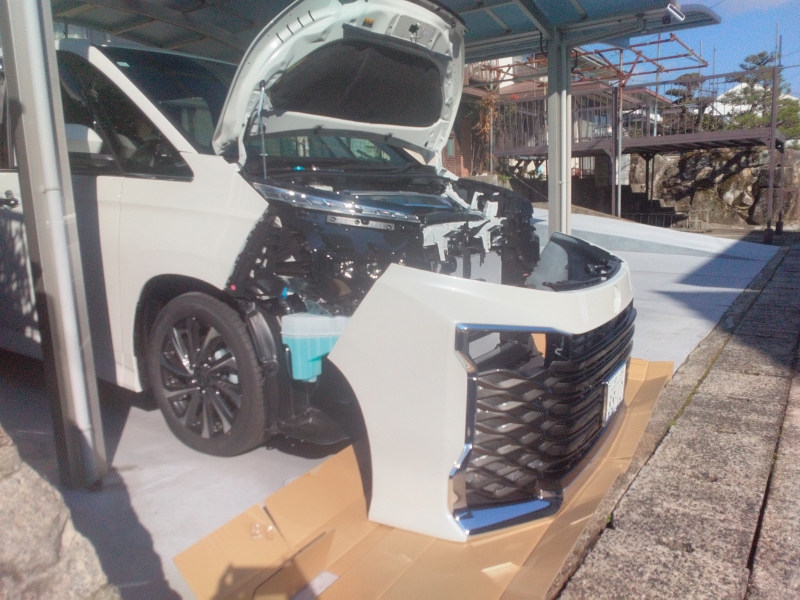 トヨタ 90系ヴォクシー モデリスタ　シグネチャーイルミグリルDIY取付の画像